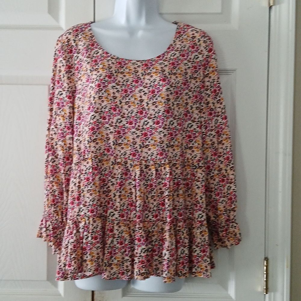 Jane and Delancey  floral printed top  Sz L NWT